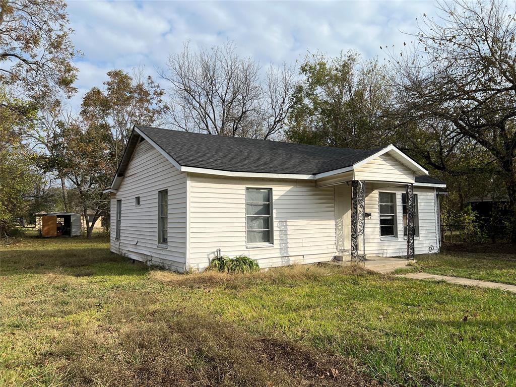 457 E James Street, Wills Point