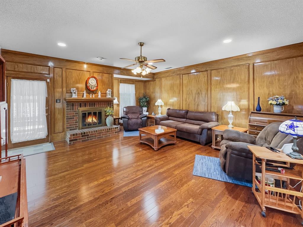 302 Apollo Road, Garland