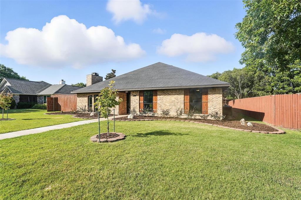 1402 Country Lane, Allen