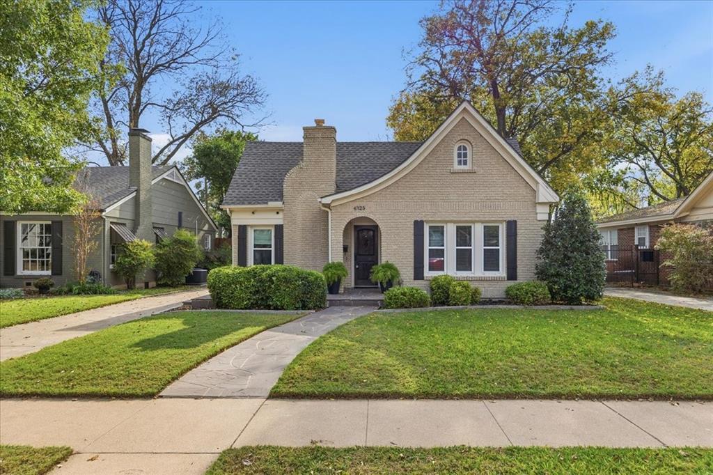 4325 Locke Avenue, Fort Worth