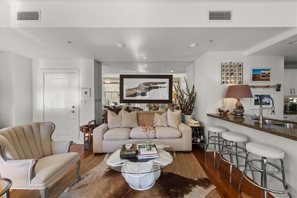 411 W 7th Street, Fort Worth