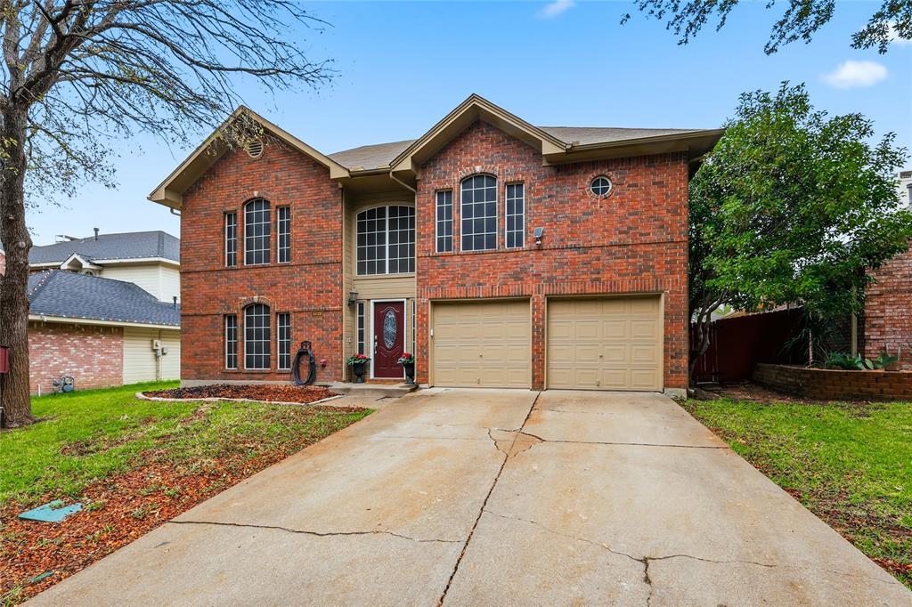 5429 Blue Water Lake Drive, Fort Worth