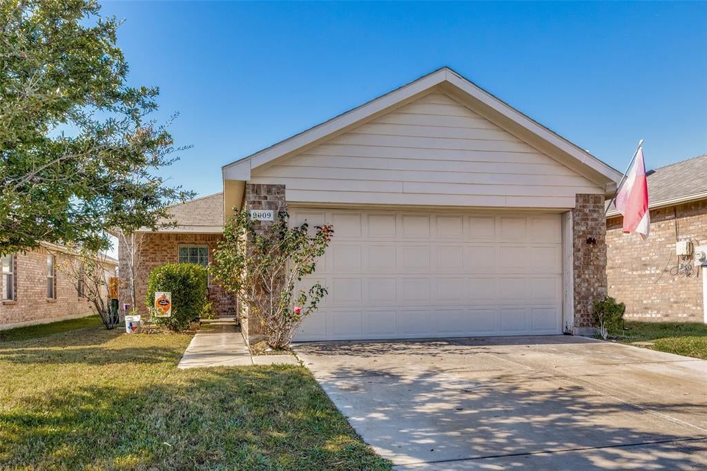 9009 Quarry Ridge Trail, Fort Worth