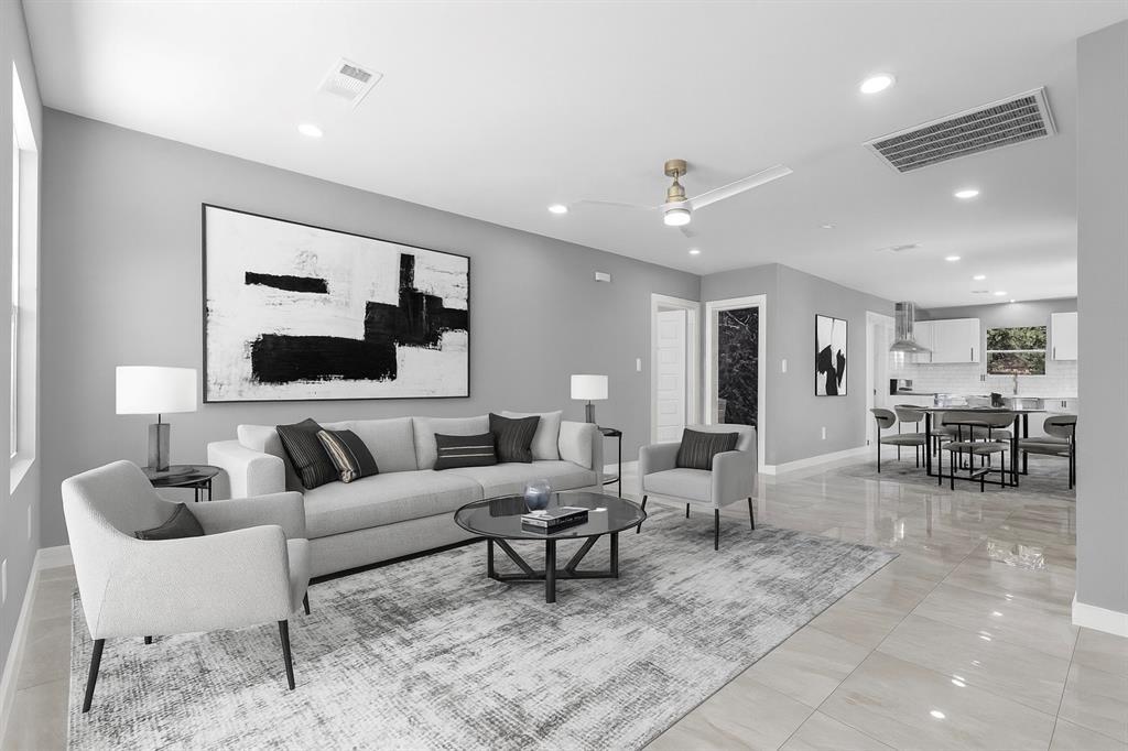 526 Se 11th, Grand Prairie