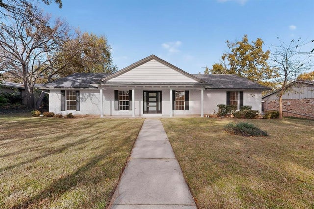 2203 Foxcroft Circle, Denton