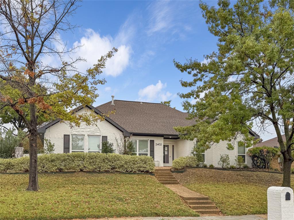 2402 Country Valley Road, Garland