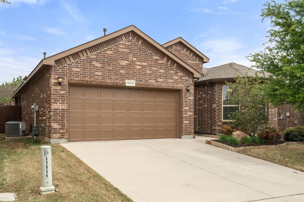 15816 Oak Pointe Drive, Fort Worth