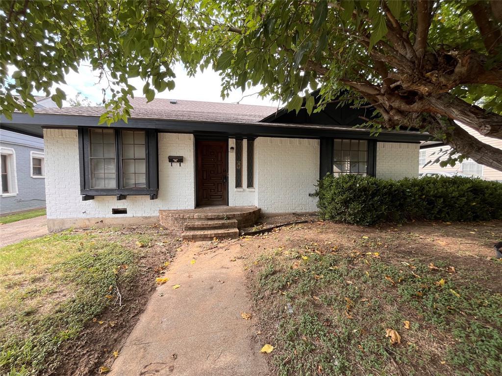 1104 E Robert Street, Fort Worth