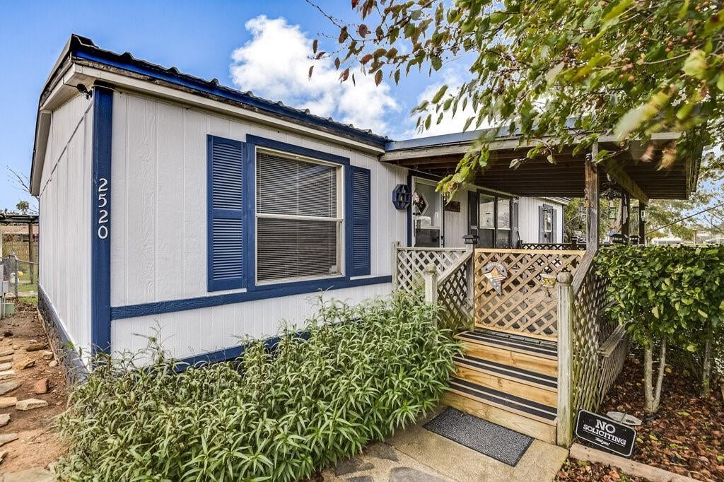 2520 Willow Oak Lane, Burleson