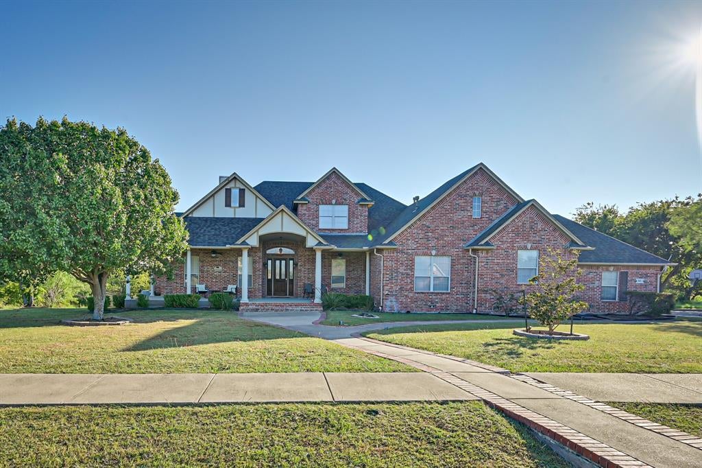 811 Mallard Pointe Drive, Grand Prairie