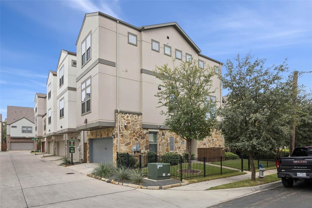 5337 Laurel Branch Drive, Dallas