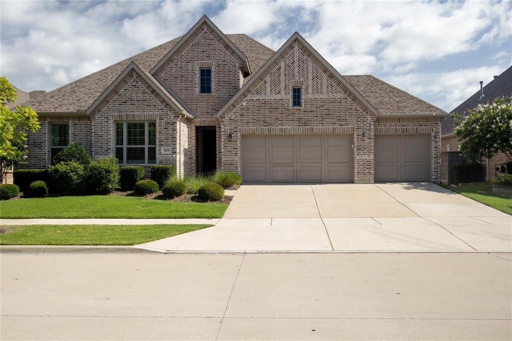 829 Boardwalk Way, Little Elm