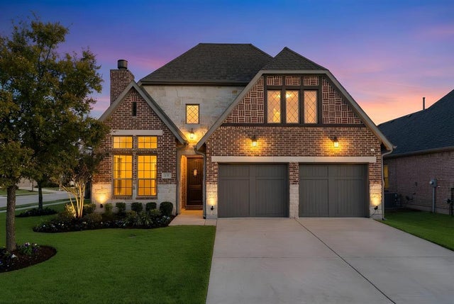 7613 Newtown, The Colony