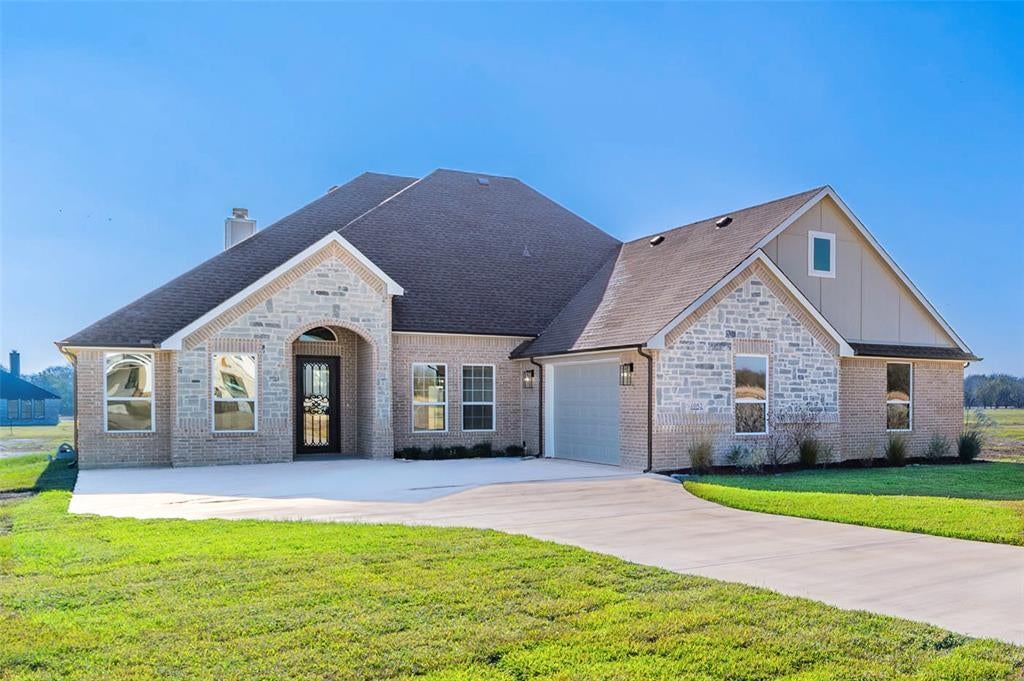 1052 Grison Circle, Corsicana