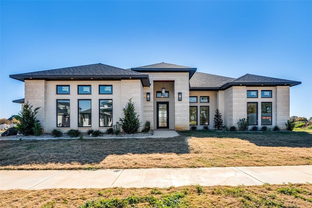 932 Bandon Dunes Drive, Fort Worth