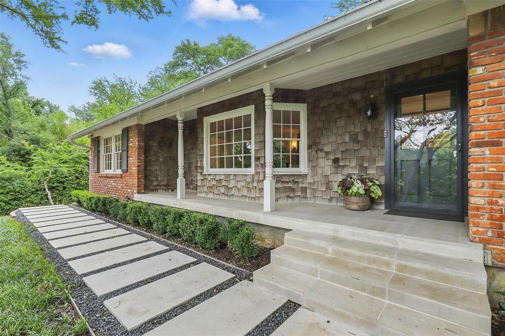 208 Rockwood Park Drive, Fort Worth