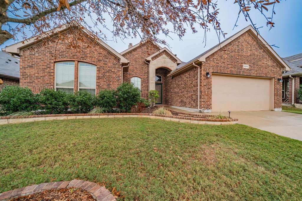 2216 Rosalinda Pass, Fort Worth
