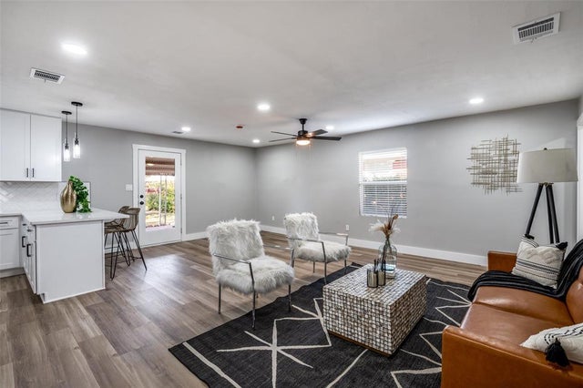 13421 Glenside Drive, Farmers Branch