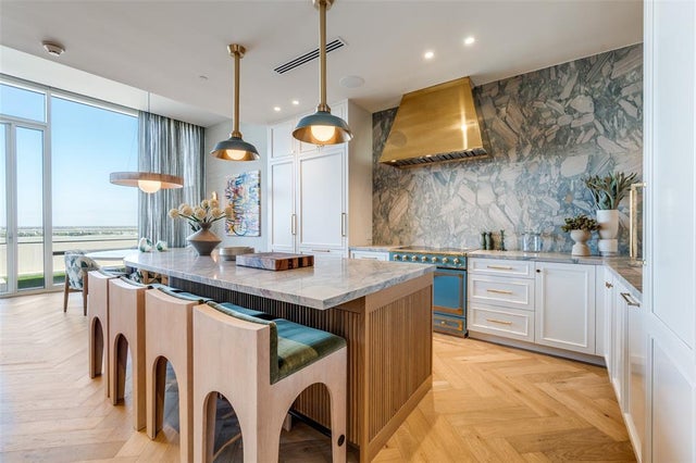 2408 Victory Park Lane 1442, Dallas