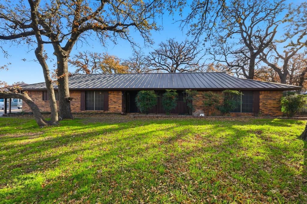 105 Corral Drive, Fort Worth