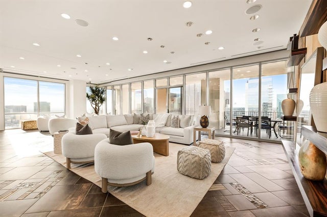 1717 Arts Plaza 2002, Dallas