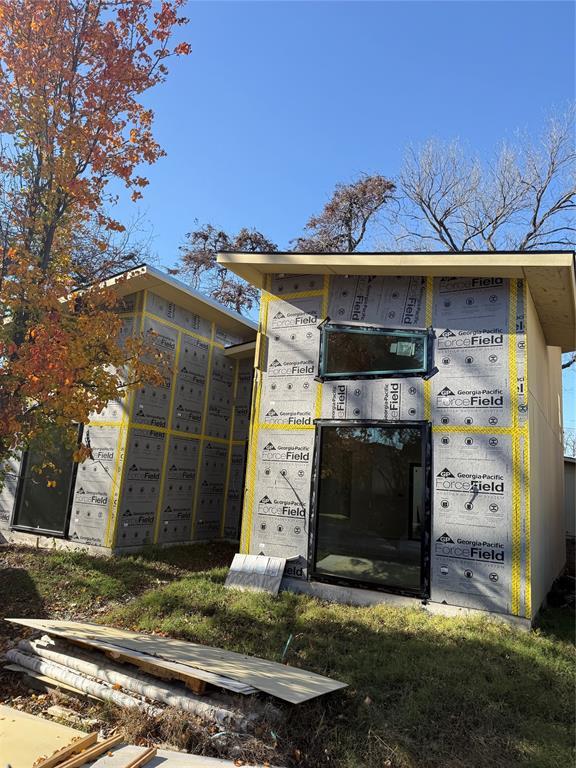 8911 Forest Hills Boulevard, Dallas