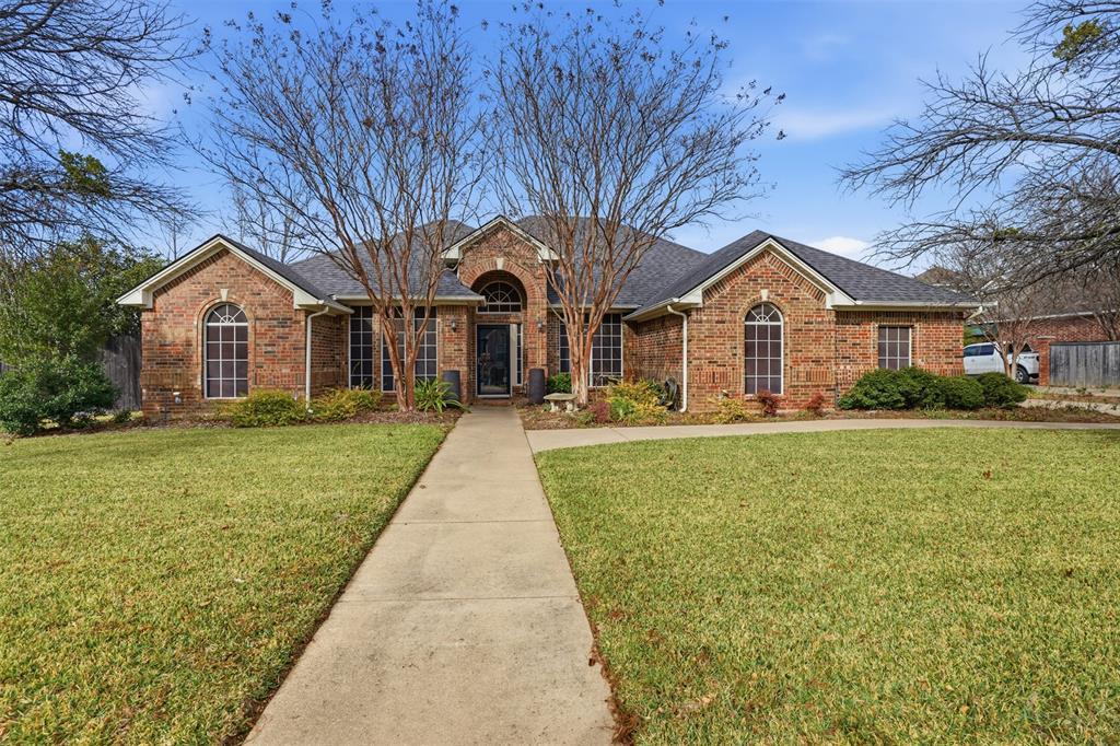 901 Dylan Court, Burleson