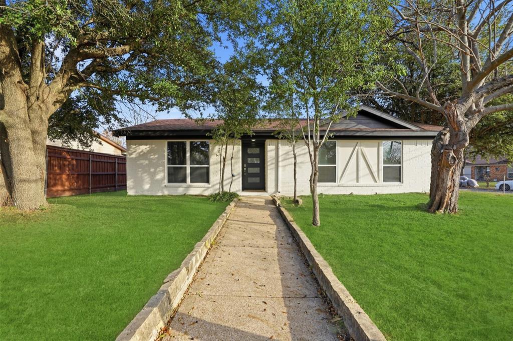 8949 Shorelark Drive, Dallas