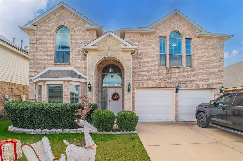 317 Crescent Creek Lane, Fort Worth