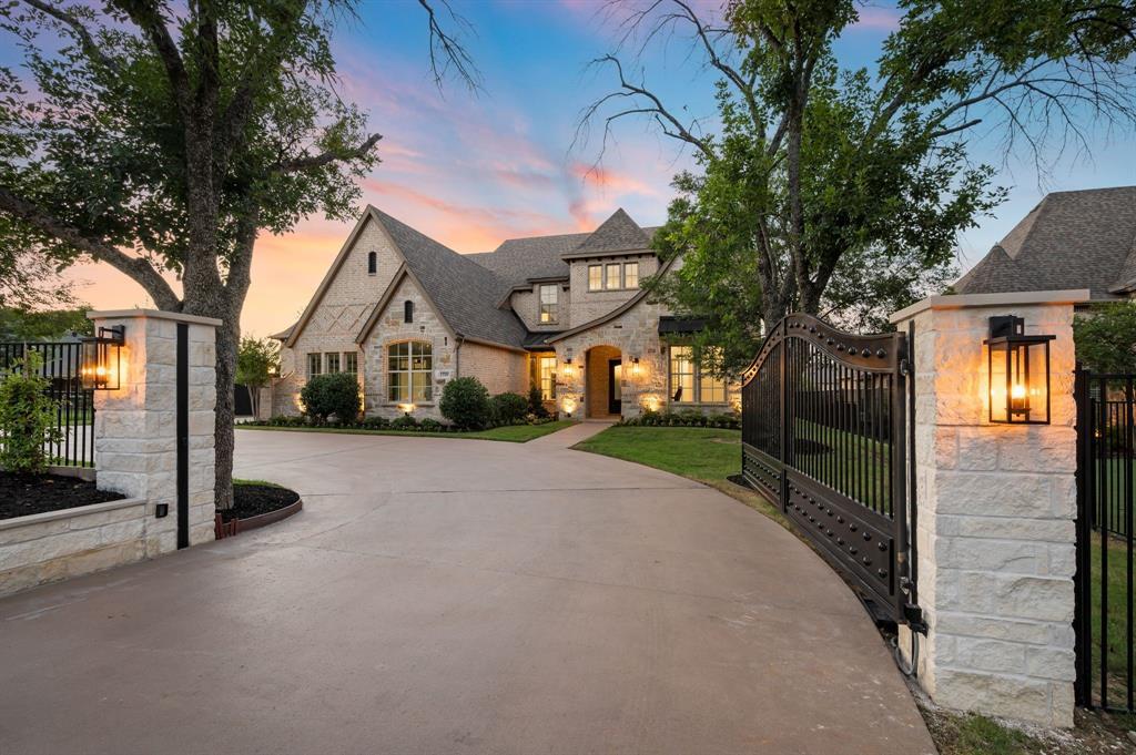320 W Highland Street, Southlake