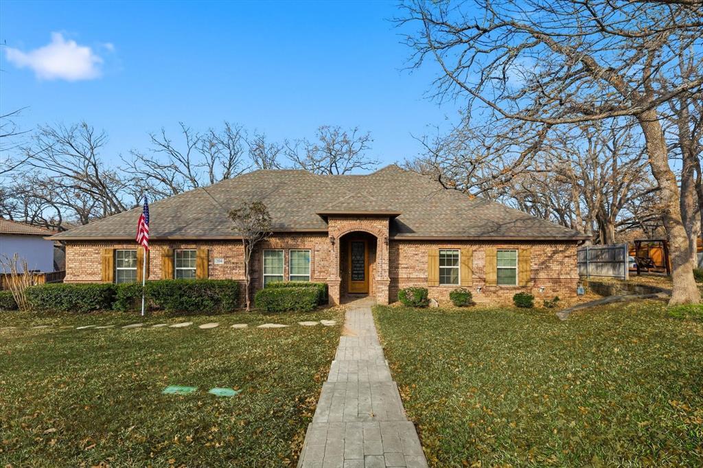 204 Trailwood Drive, Euless