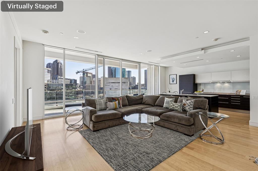 2408 Victory Park Lane 838, Dallas