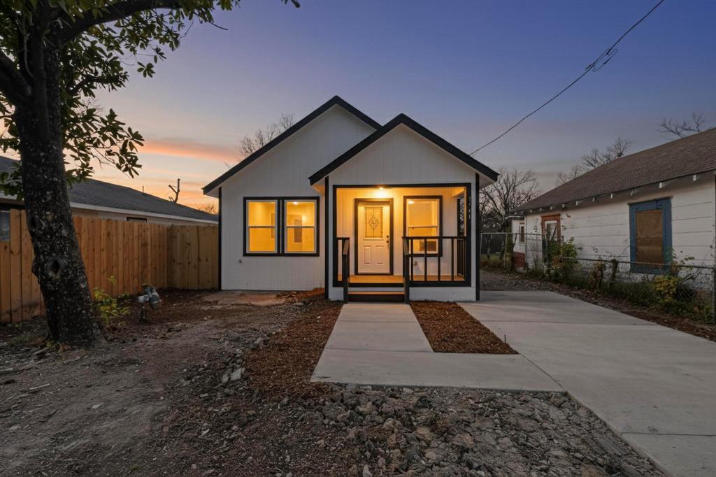 1541 Caldwell Street, Dallas