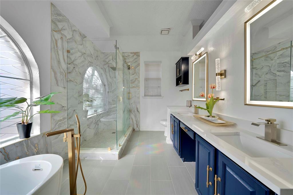 9352 Riverwalk Lane, Irving