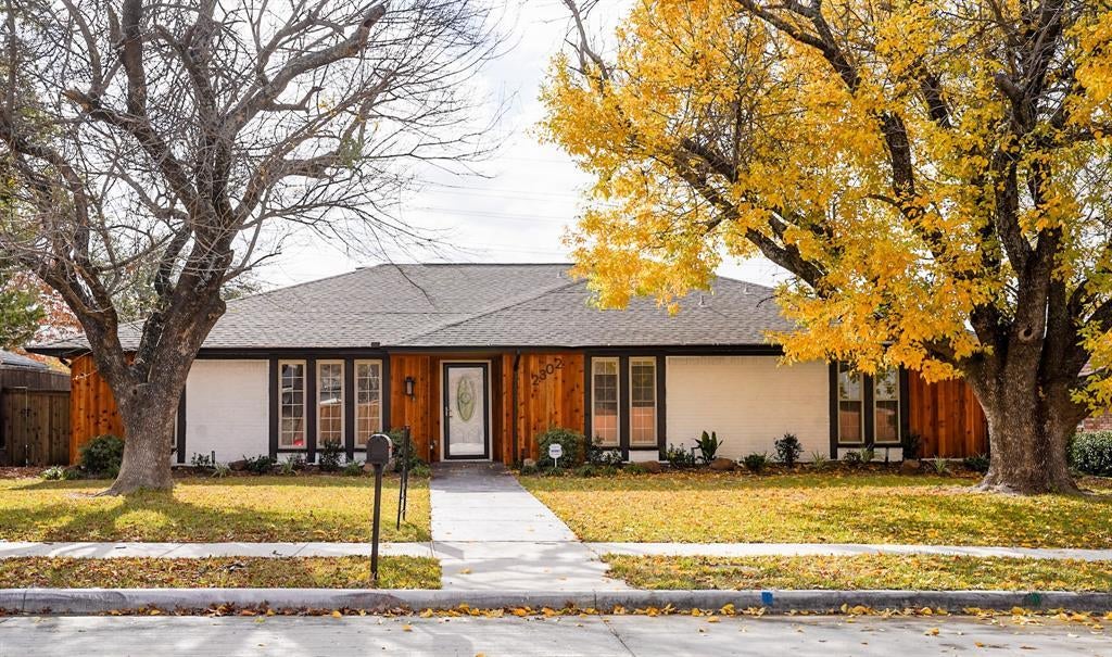 2302 Greenhill Drive, Carrollton