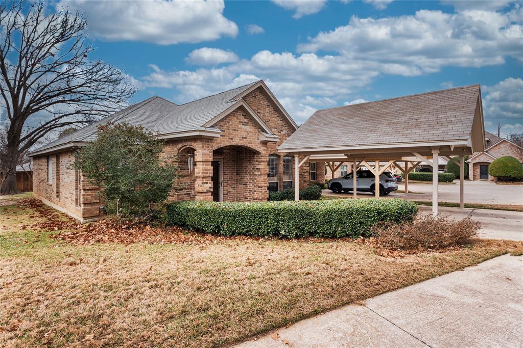 2881 Inniswood Circle, Arlington