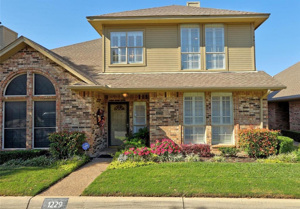 1229 Wooded Trail, Hurst