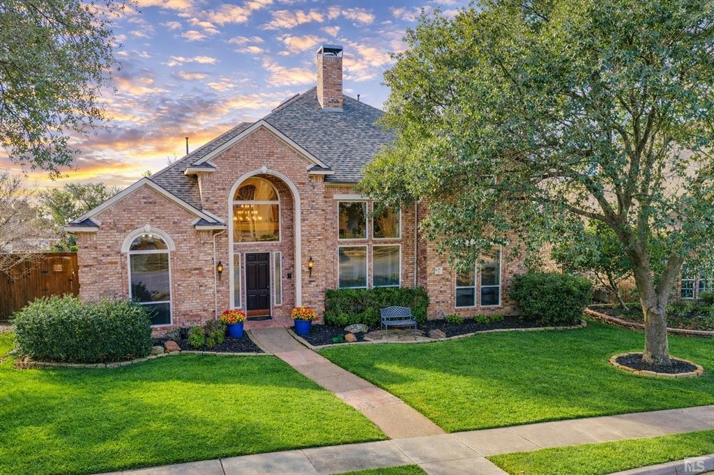 945 Creek Crossing, Coppell