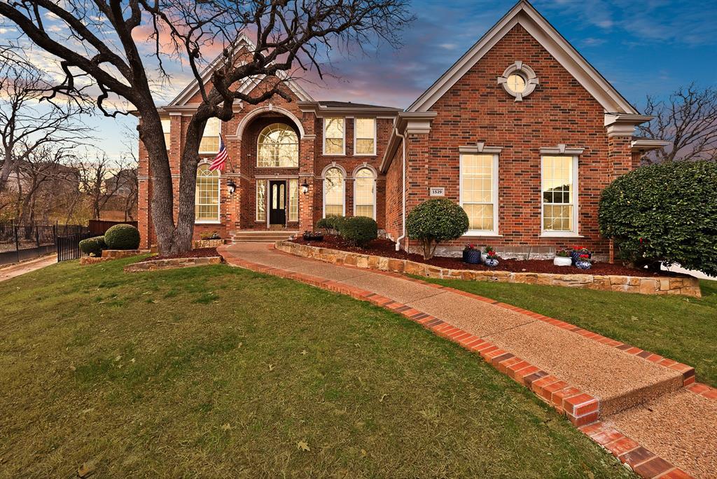 1529 Lost Trail, Keller