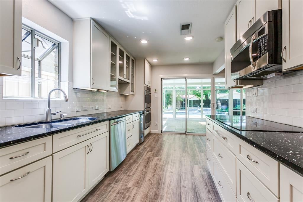 7715 La Cosa Drive, Dallas