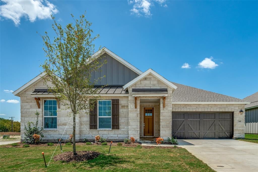 348 Fallbrook Drive, Aledo