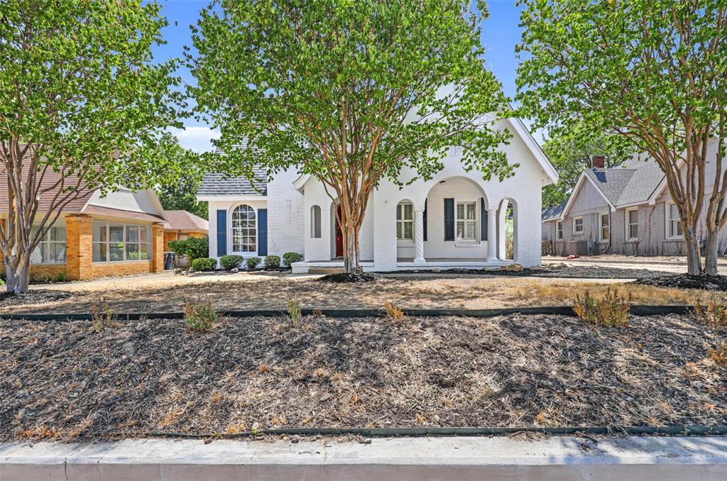 2563 S University Drive, Fort Worth