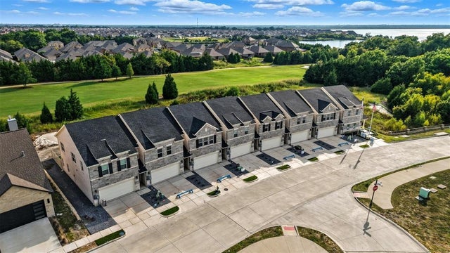 1606 Governors Boulevard, Heath