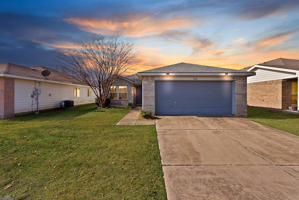 902 Post Oak Trail, Anna