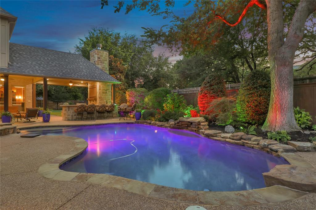 912 Chateau Court, Colleyville