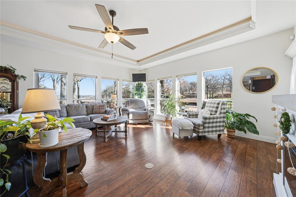 5262 Rio Vista, Malakoff