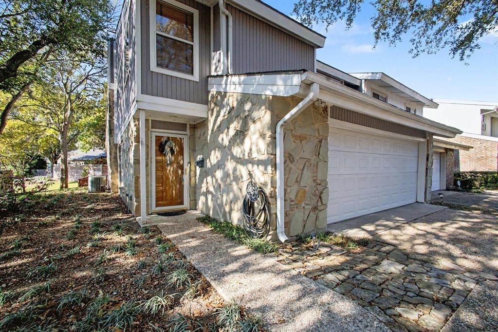 2920 Shady Lake Circle, Carrollton
