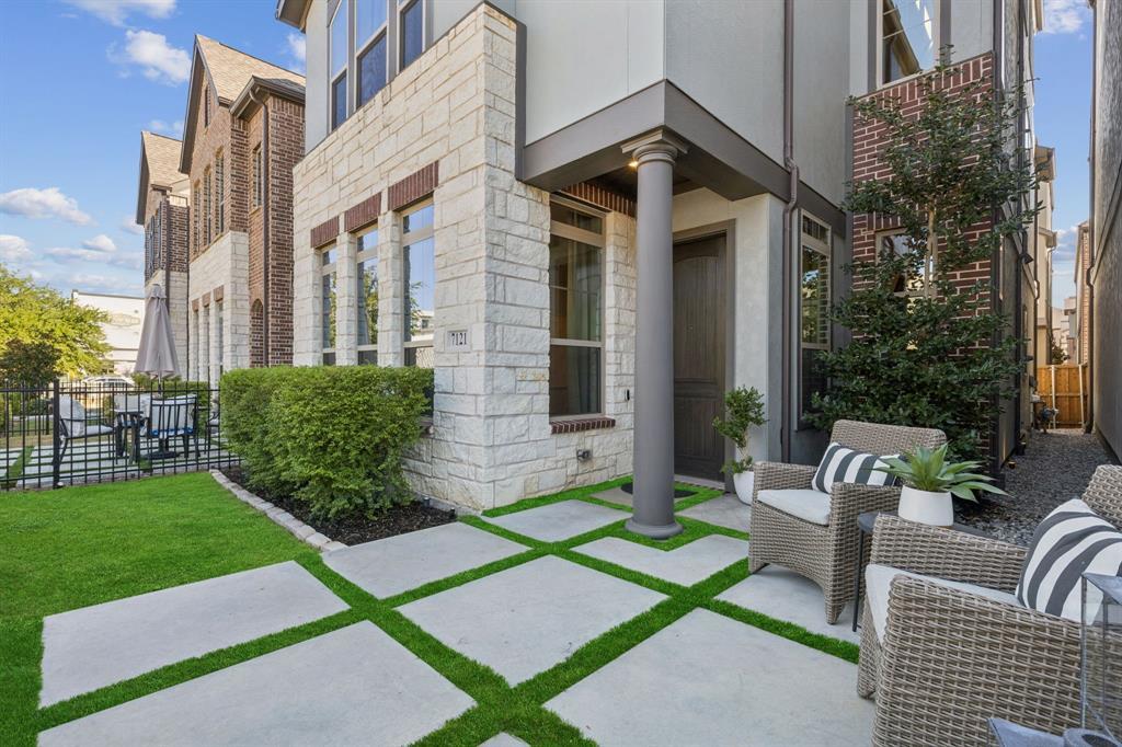 7121 Laurel Ridge, Dallas