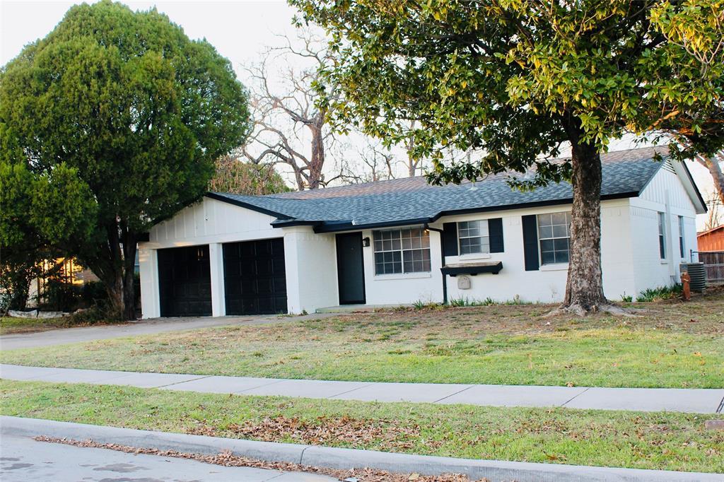 1511 Laurel Lane, Plano