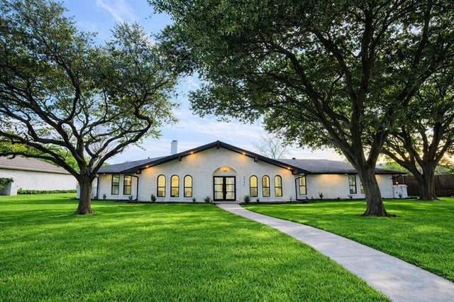 6826 Town Bluff Drive, Dallas